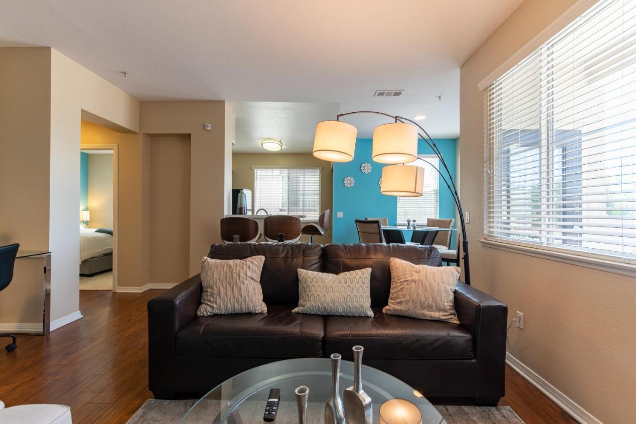 Bell Location Apartment Santa Clarita Exterior photo