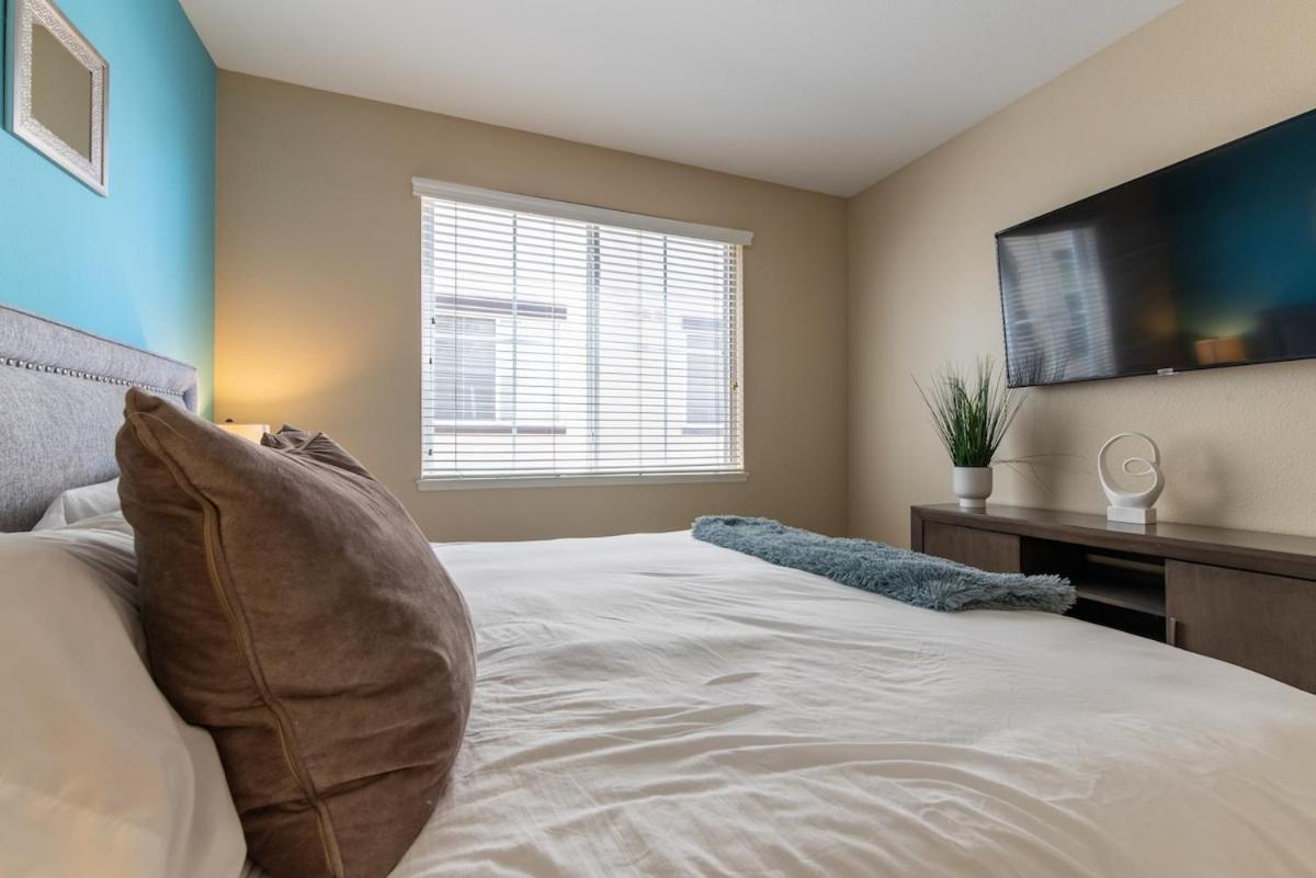 Bell Location Apartment Santa Clarita Exterior photo